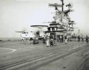 Foto de USS Oriskany (CVA-34) en la costa de Vietnam