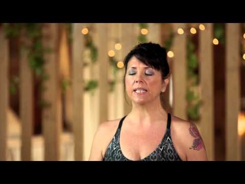 Julie Martin - Ujjayi Breath Yoga Tutorial