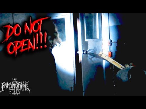scary door found in basement of rental home [NEVER OPEN!] (Paranormal Evidence Vlog 2018 HD)