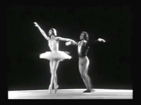 Rudolph Nureyev & Margot Fonteyn-Swan Lake Act 2-1965