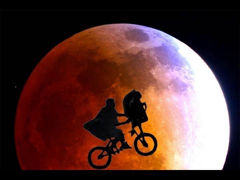 ET The Extra Terrestrial Synced to Pink Floyd's Dark Side of the Moon